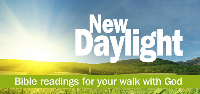 New Daylight Bible Reading Notes